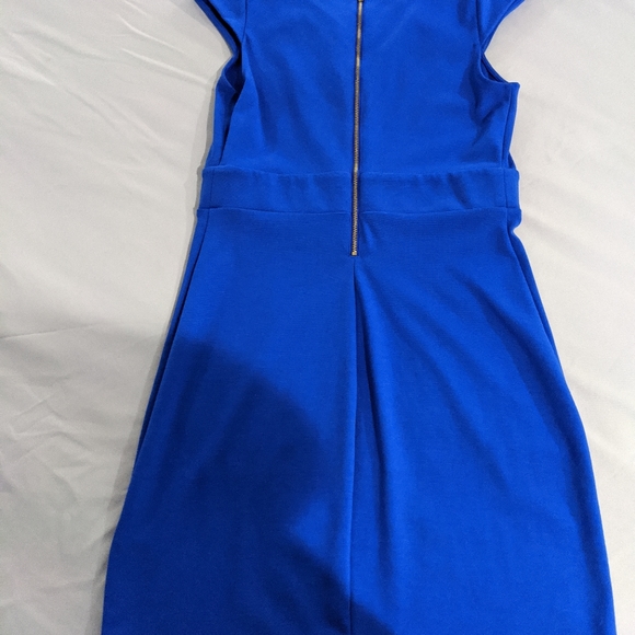 Dress - Picture 3 of 6